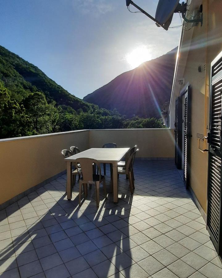 Ai Pe Da Colla Apartment Colletta Exterior photo